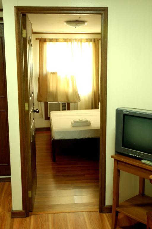 Isabelle Royale Makati Hotel Makati City Ngoại thất bức ảnh