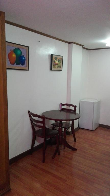 Isabelle Royale Makati Hotel Makati City Ngoại thất bức ảnh